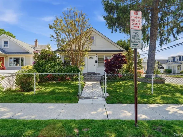 44 Saint Pauls Road S, Hempstead, NY 11550