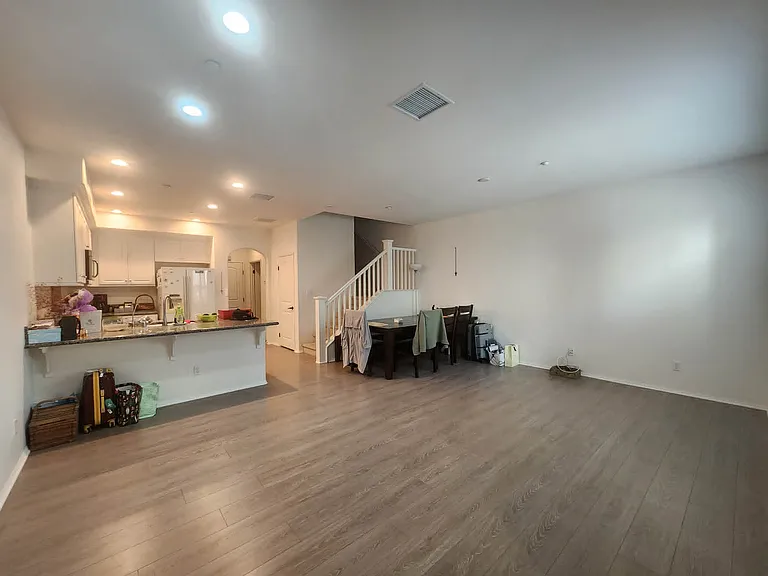 526 S Melrose St — Photo 4