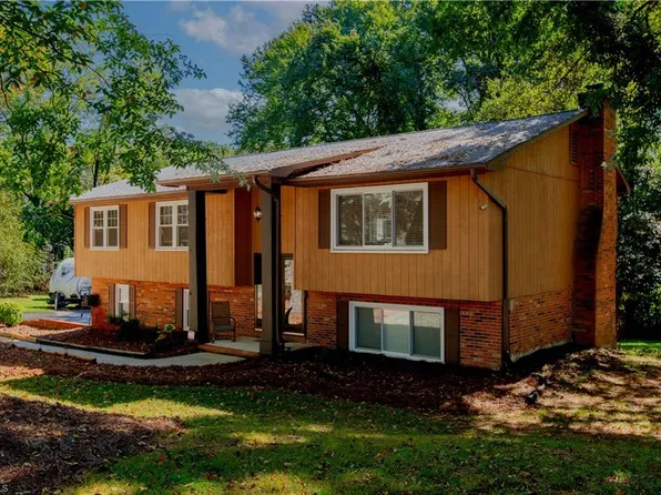 605 Greenvine Cir, Winston Salem, NC 27103