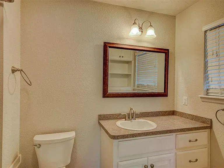 1515 Vine St — Photo 17