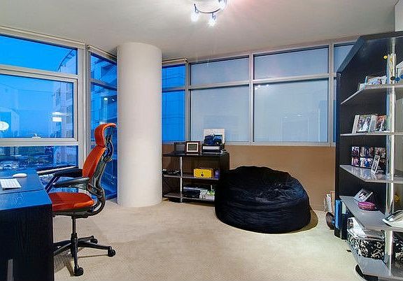 4th image of 13650 Marina Pointe Dr Unit 1709