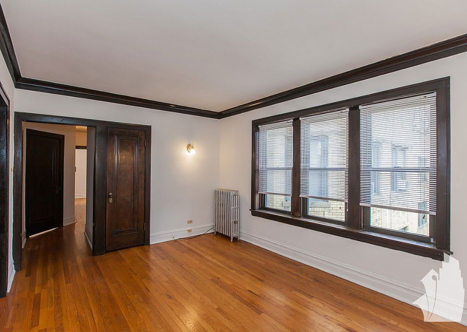 1st image of 1909 W Larchmont Ave #1913-1B