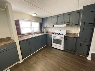 200 N 28th St #7, Fairfield, IA 52556