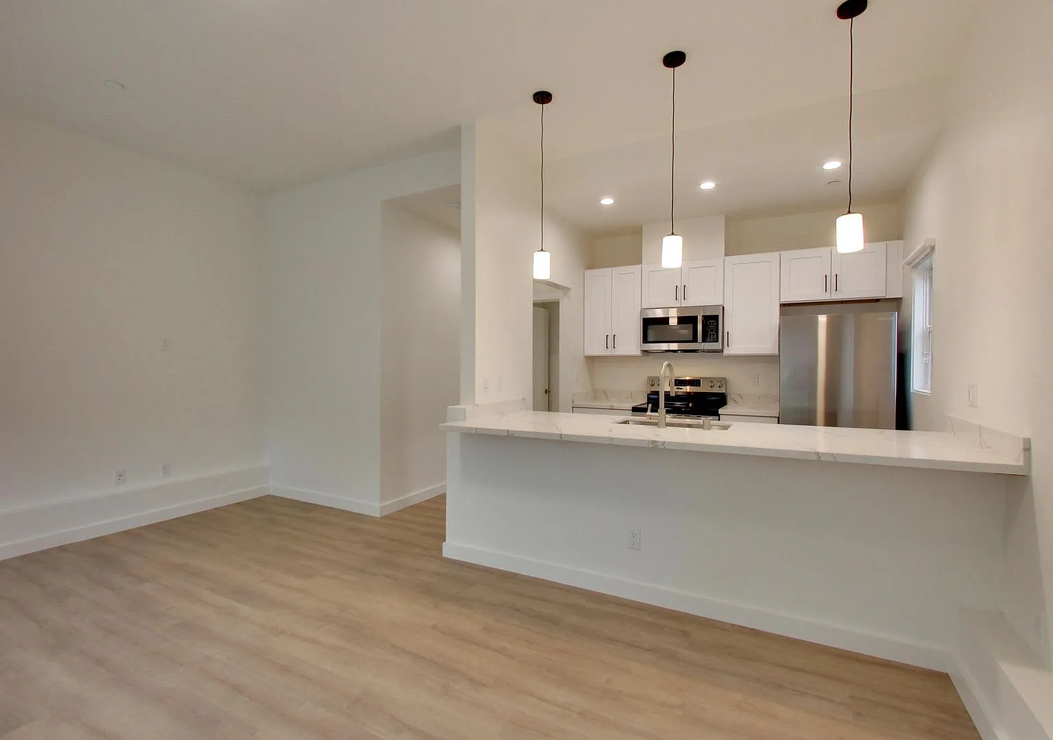1301-1361 La Playa Street (1065r) — Photo 1