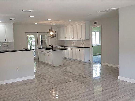 5th image of 6386 Heather Ln