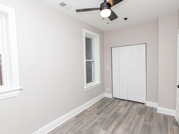 3rd image of 2934 N Sawyer Ave #2