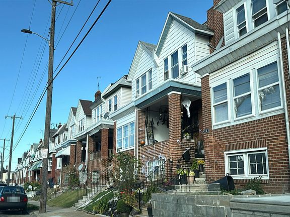 2nd image of 225 W Nedro Ave