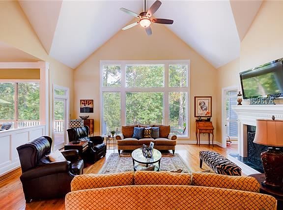 5th image of 110 Houmas Ct