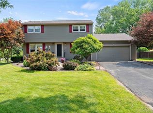 7714 Lisa Ln, North Syracuse, NY 13212