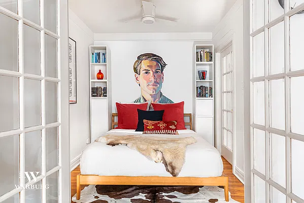 Sold by Warburg | media 5