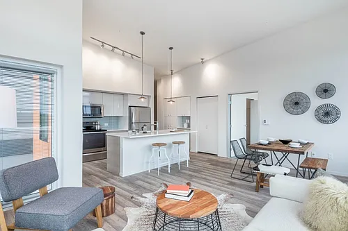 Janus Apartments Photo 1