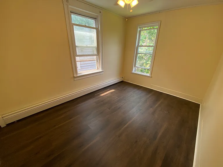 549 S Main St — Photo 7