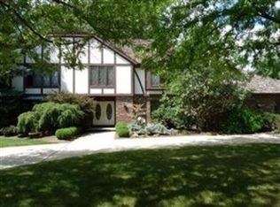 156 Westchester Dr, Amherst, OH 44001