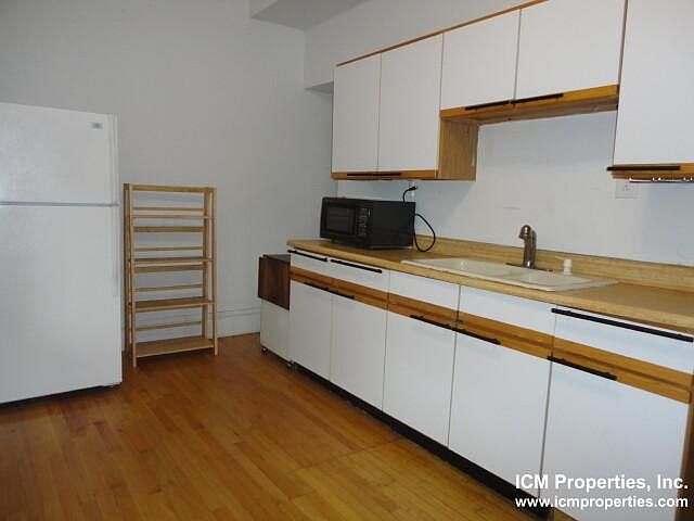 1st image of 1206 W Wrightwood Ave #1R