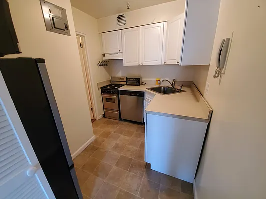 Rented by 4 Corners Realty, LLC | media 11