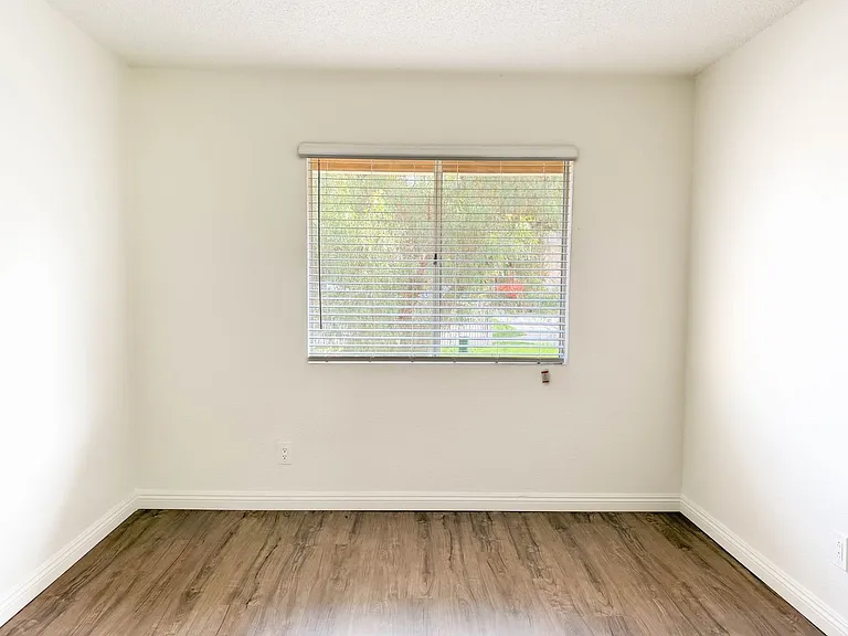 Peppertree Apartments — Photo 23