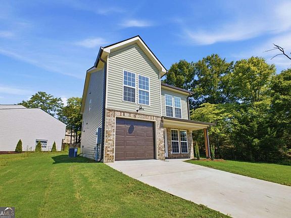 4th image of 305 Legacy Ln