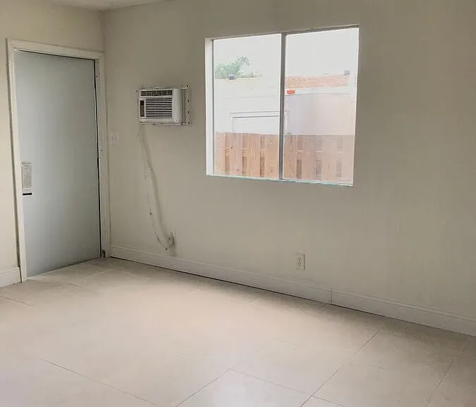 10166 Marlin Cir #3 — Photo 2
