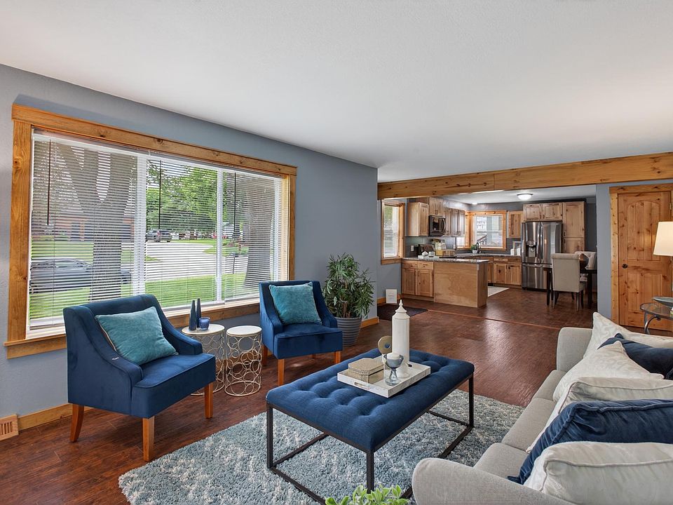 1st image of 605 5th St NE