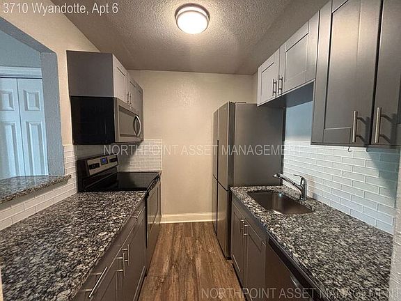 3rd image of 3710 Wyandotte St #6