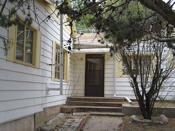 Entry to Living room