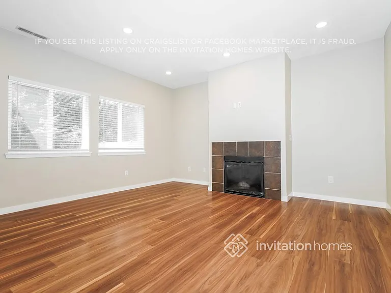 19426 90th Avenue Ct E — Photo 4