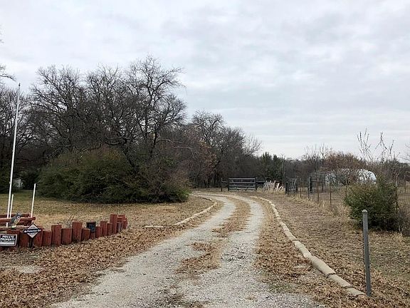 4th image of 7024 Red Bud Ln