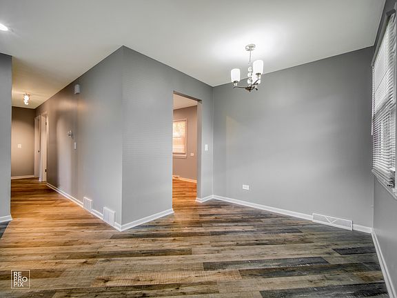 3rd image of 2116 Grove Ave