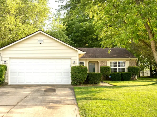 903 Governors Ln, Shelbyville, IN 46176