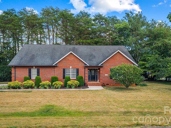 4th image of 3656 Woodgreen Dr