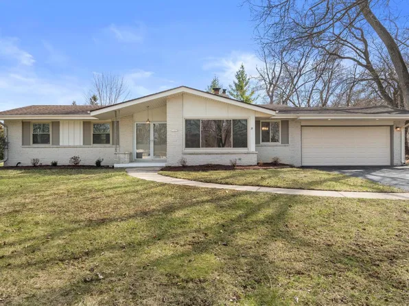 11377 Bridget LANE, Hales Corners, WI 53130