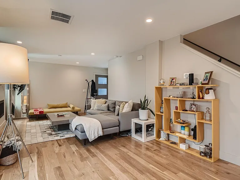 1456 N Zenobia St — Photo 7