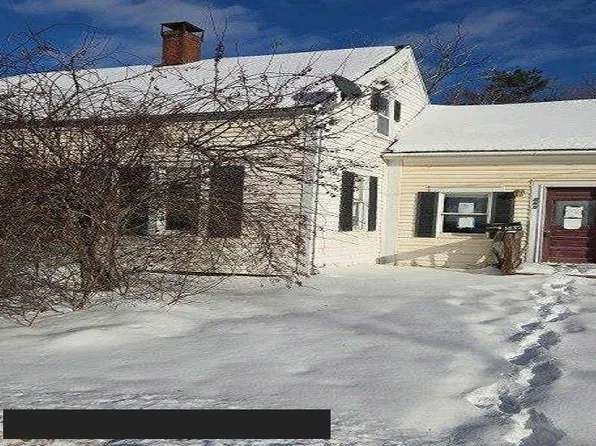 569 Rutland Rd, Newport, ME 04953