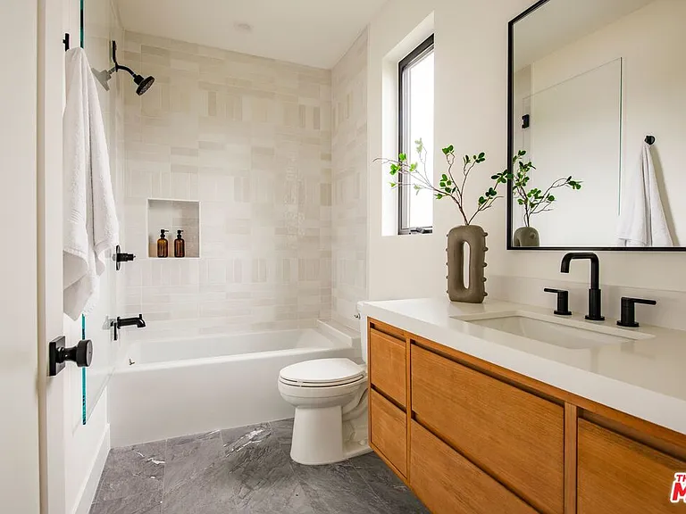 1016 Palms Blvd — Photo 25