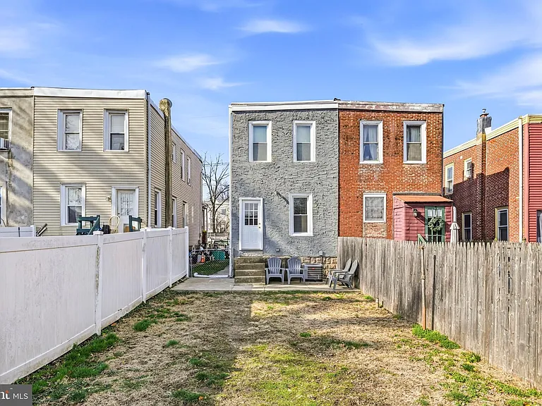 11 E Atlantic Ave — Photo 32