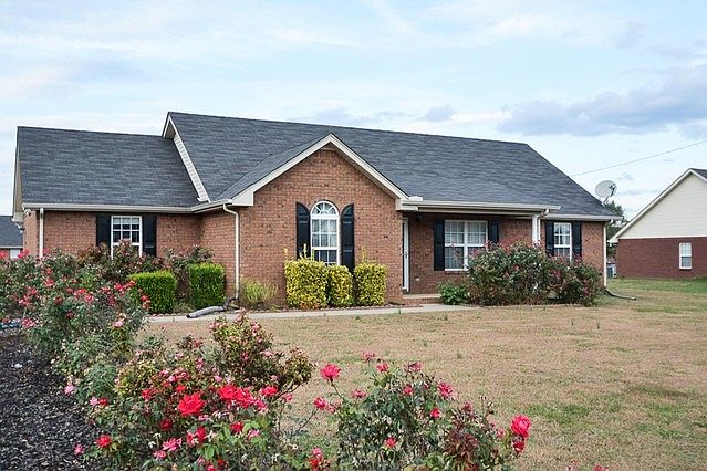 1st image of 2935 Cliffside Dr