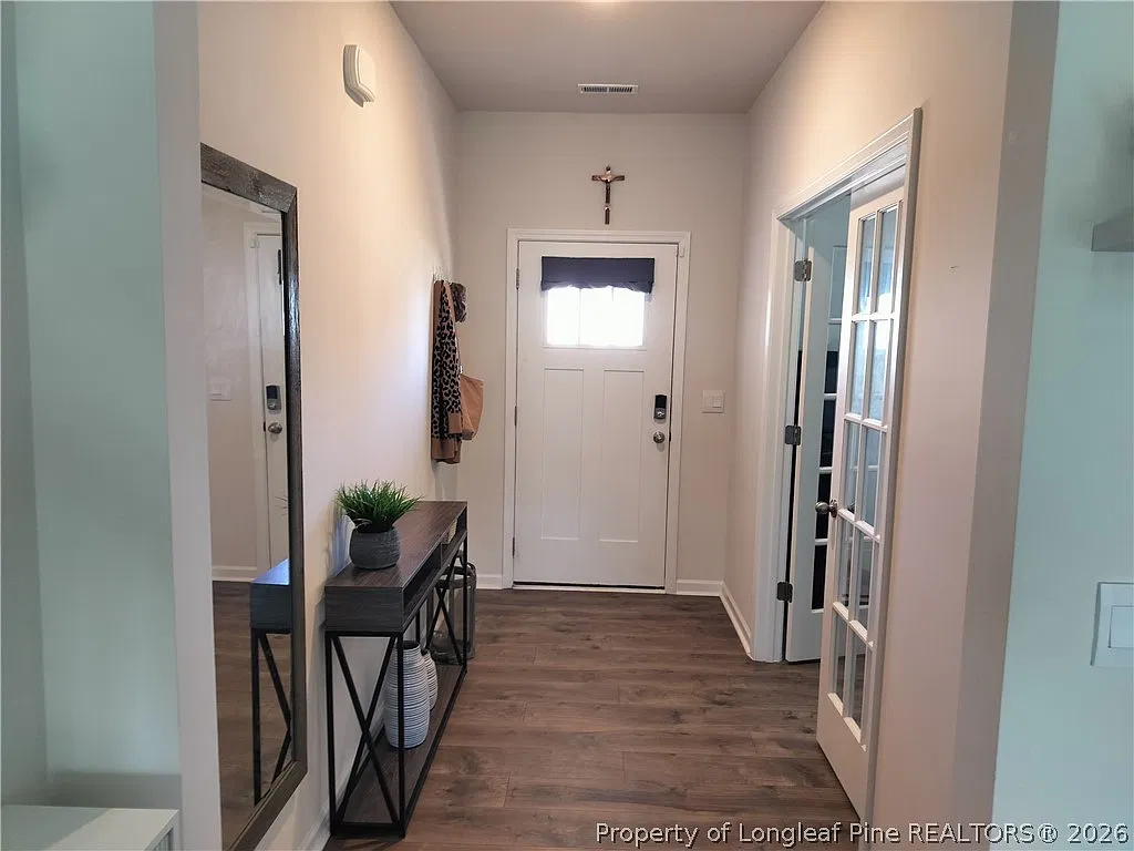 5 bed, 3.0 bath, 2511 sqft, $2,400 — Photo 3