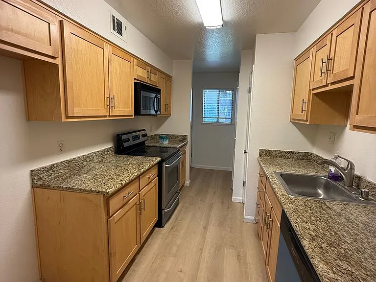 451 Tabor Ave — Photo 13