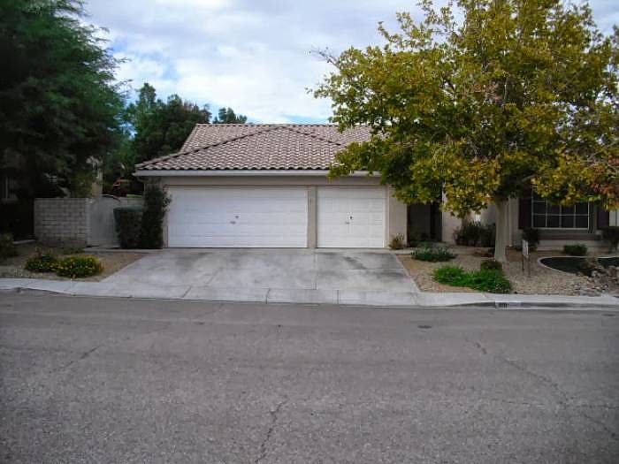 1st image of 1116 Crescent Moon Dr