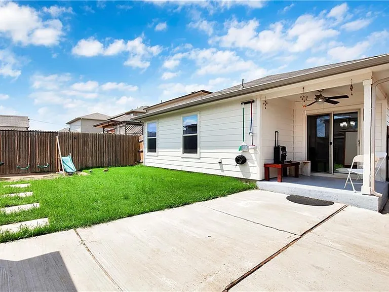 12215 Timber Arch Ln — Photo 18