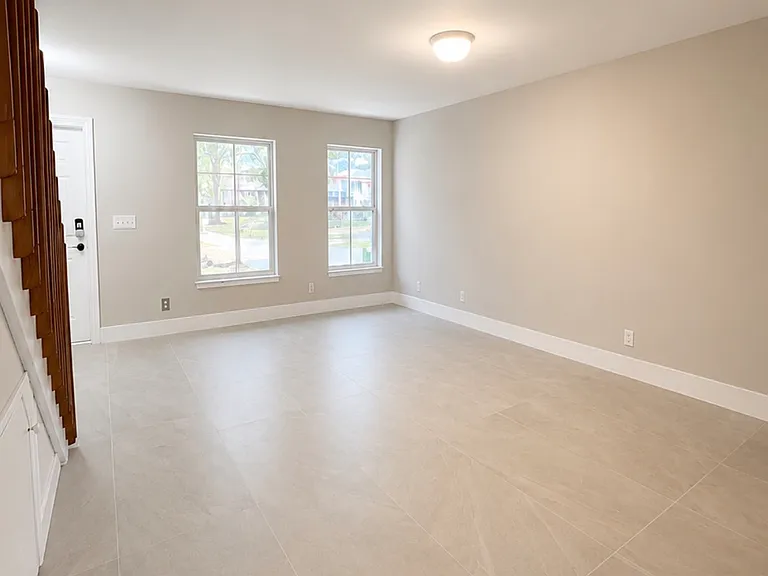 816 Summit Lake Dr — Photo 3