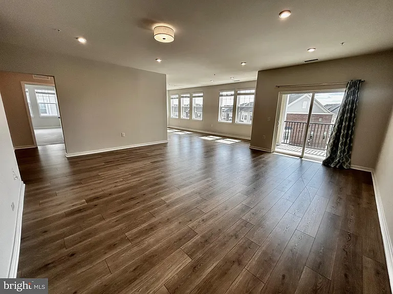 700 Mount Airy Ter NE #301 — Photo 2