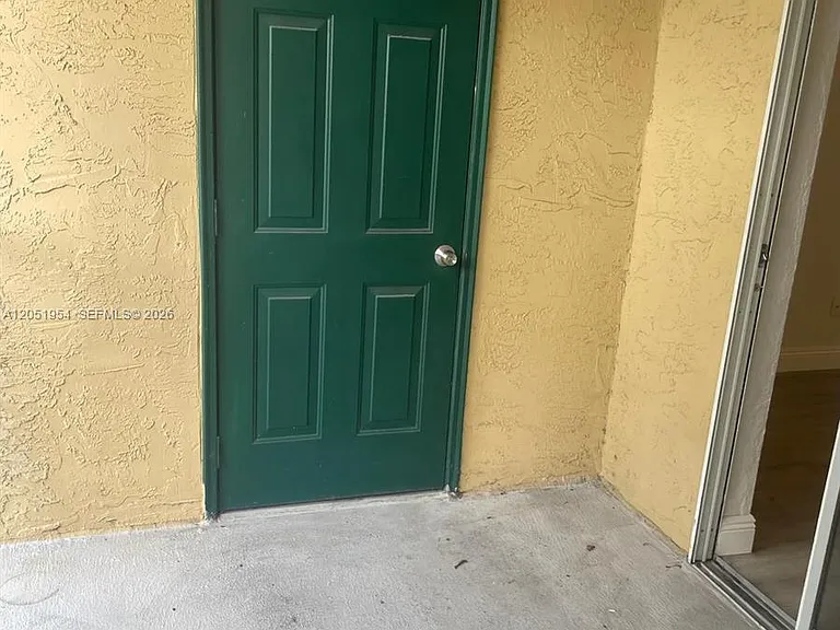 927 Riverside Dr #320 — Photo 10