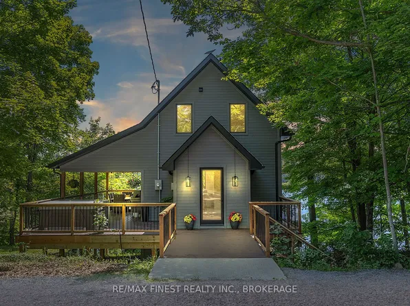 1005 Macdonald Ln, South Frontenac, ON K0H 2L0