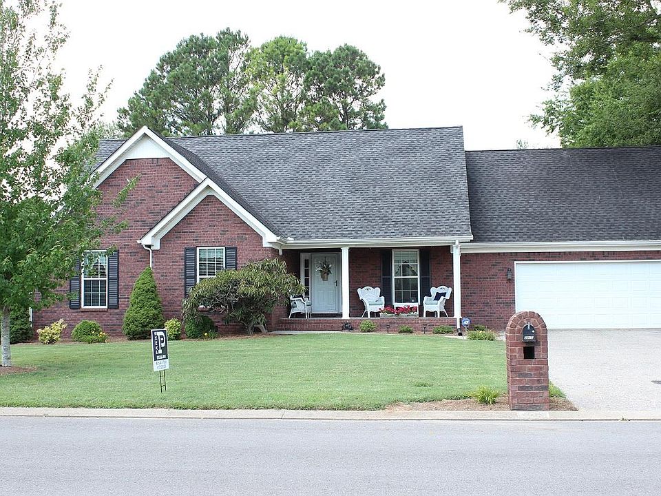 1st image of 2915 Vinemont Dr