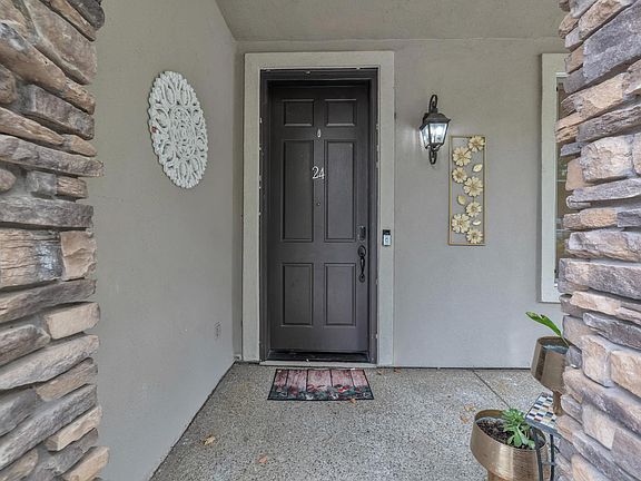 4th image of 1748 Dunkeld Ln