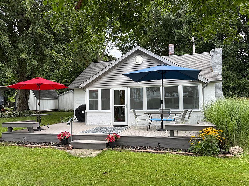 1st image of 3152 Lake Dr