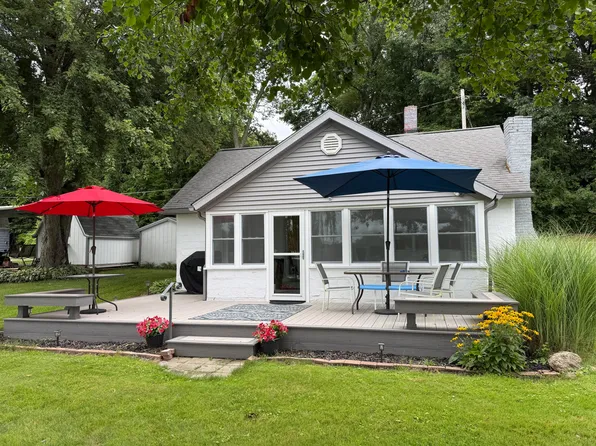 3152 Lake Dr, Reading, MI 49274