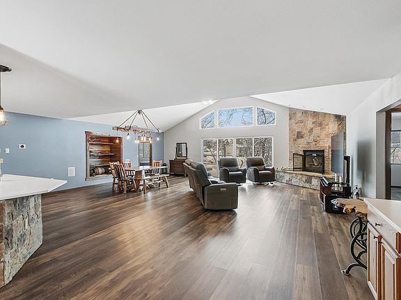 2nd image of 831 Island Ct