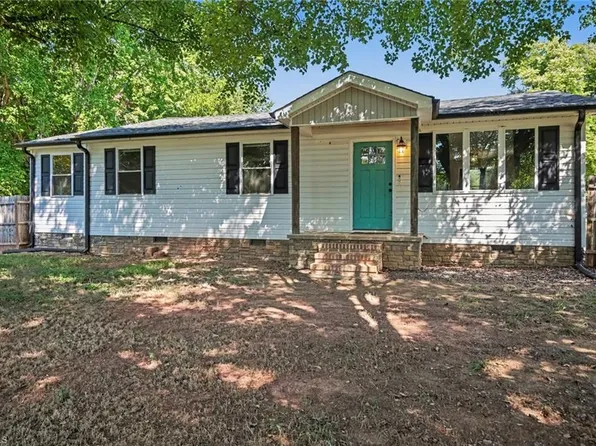 118 Shady Grove Rd, Eden, NC 27288